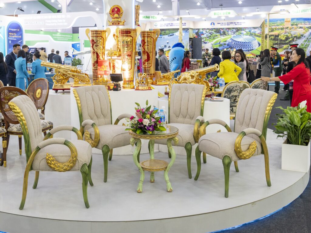 BST Đòng Đòng của LandFurniture tại Triển lãm Quốc phòng Quốc tế Việt Nam 2024